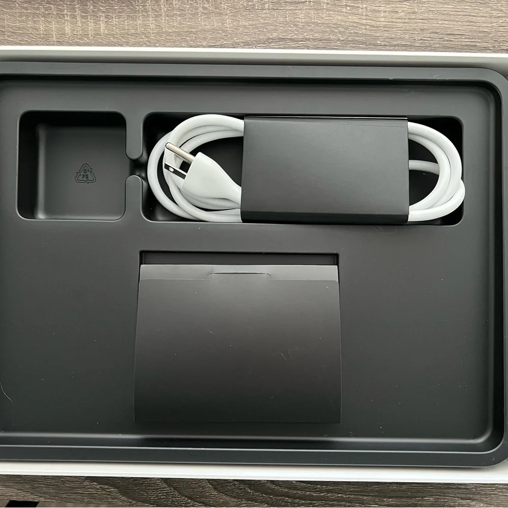 MacBook Air Original Box + Unused Apple Power Adapter Pristine Condition​​